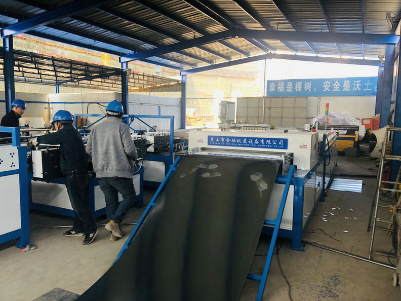 15U型風管生產超級六線客戶使用現(xiàn)場